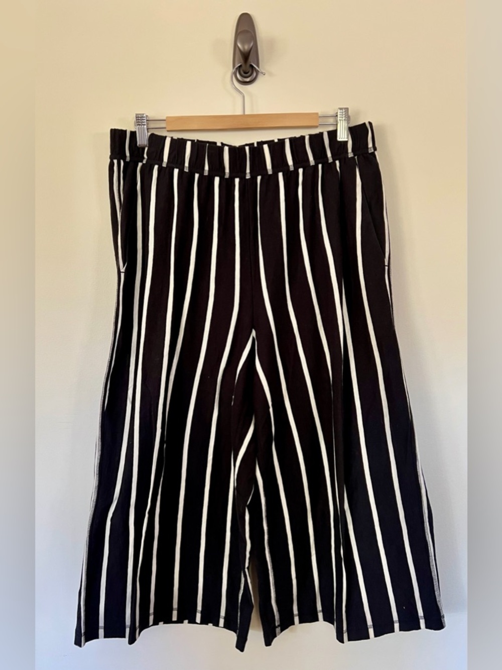 Eileen Fisher Navy and Ivory Striped Elastic-Waist Pants
